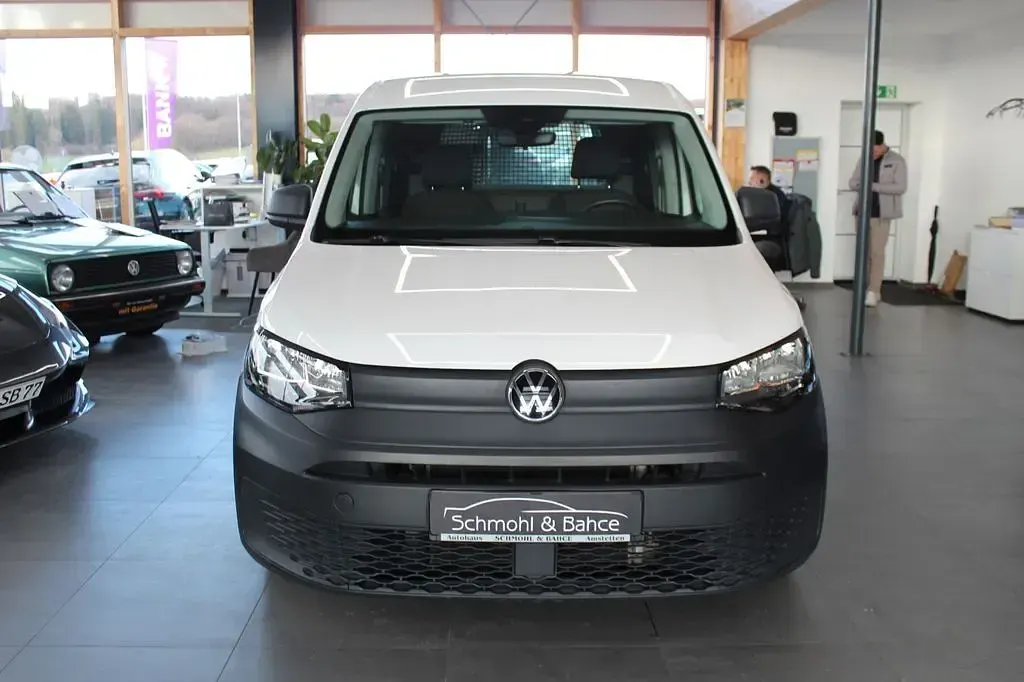 Second-hand VW Caddy 122 CP (89 kW) 2022 Alb Monovolum