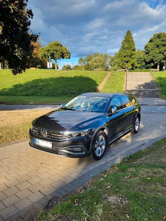 Grau Gebraucht 2020 VW Passat Alltrack Kombi | 22.999 € (Guter Preis) - Bild 1/4