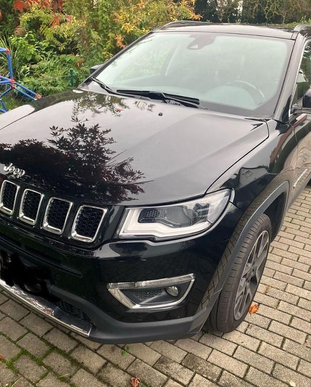 Schwarz Gebraucht 2020 Jeep Compass Limited SUV | 18.100 € (Fairer Preis) - Bild 1/4