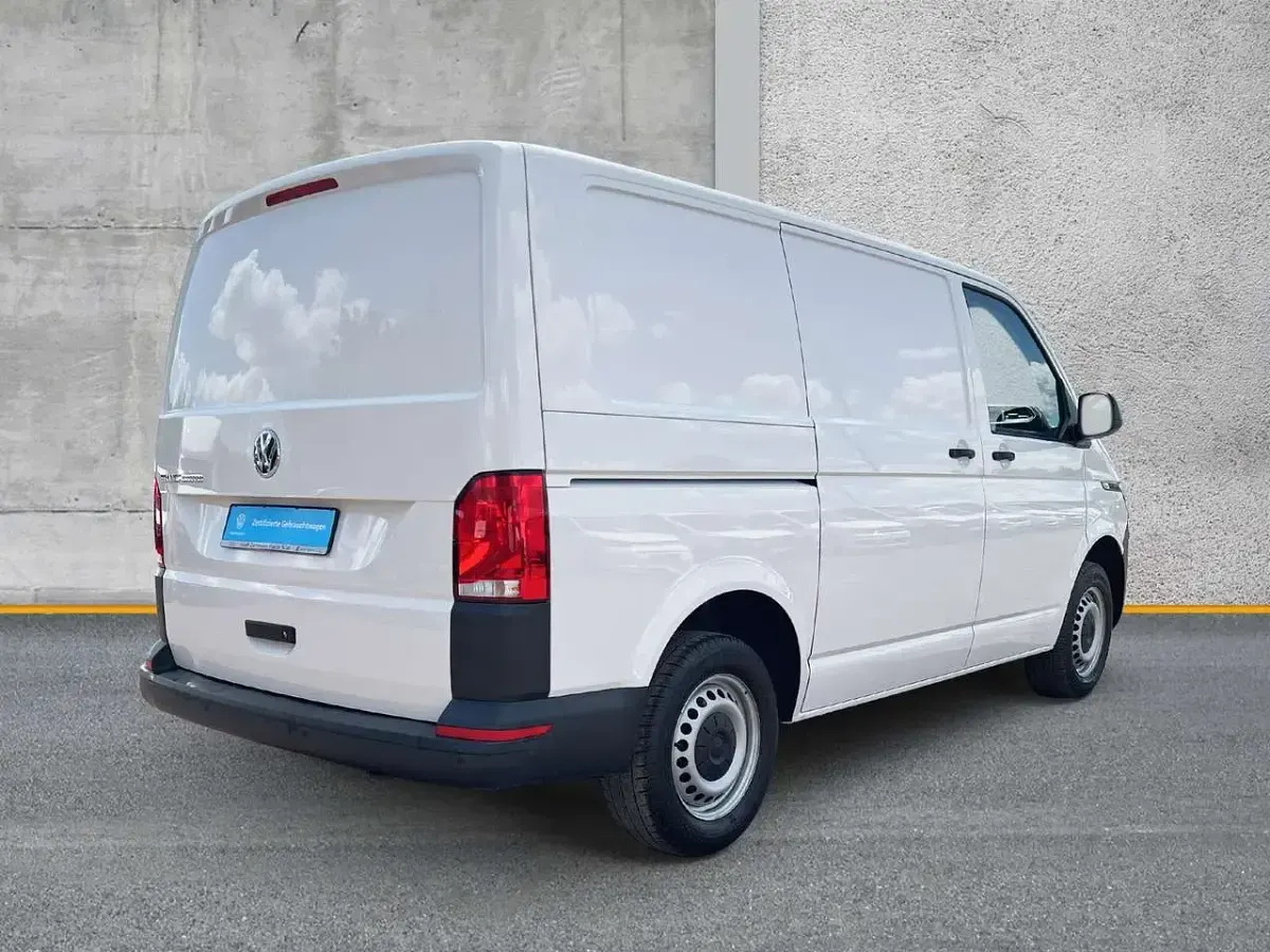Gebraucht VW T6.1 150 PS (110 kW) 2021 Candyweiß Van