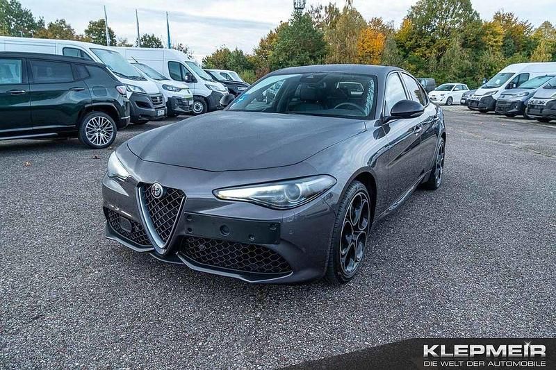Grau Gebraucht 2022 Alfa Romeo Giulia Veloce Limousine | 29.990 € (Guter Preis) - Bild 1/4