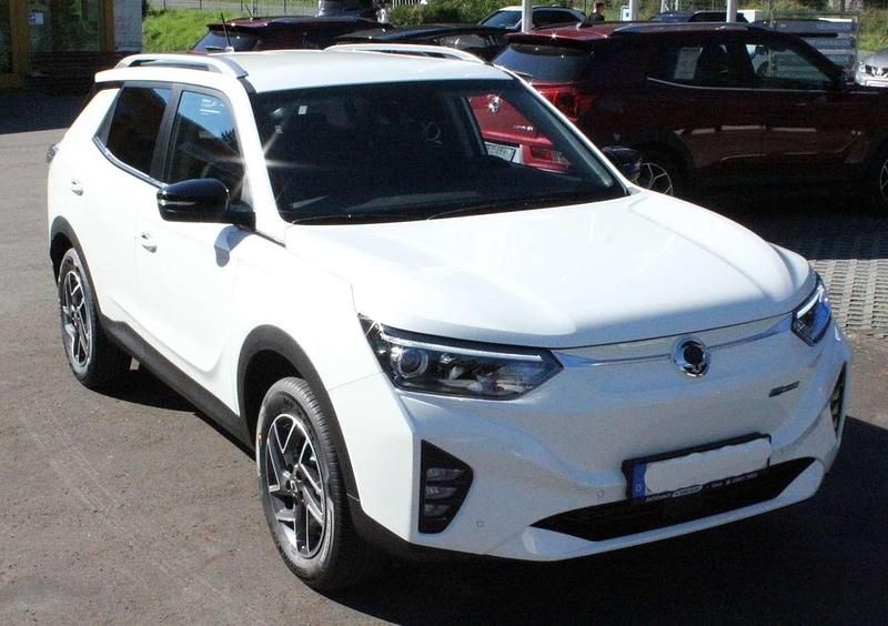 Waa grand white Gebraucht 2023 Ssangyong (KGM) Korando SUV | 20.190 € (Superpreis) - Bild 1/4
