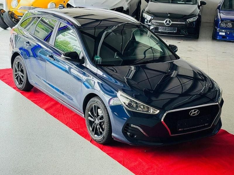 Gebraucht Hyundai i30 Passion 99 PS (72 kW) 2019 Blau Kombi