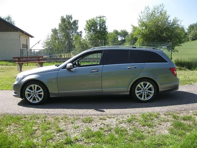 Grau Gebraucht 2012 Mercedes C200 Avantgarde Kombi | 7.699 € (Guter Preis) - Bild 1/4