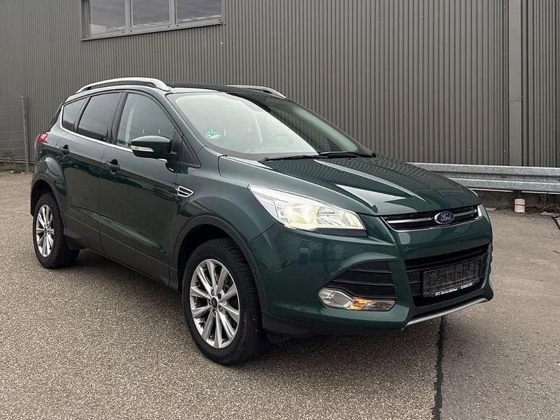 Grün Gebraucht 2016 Ford Kuga Titanium SUV | 10.999 € (Guter Preis) - Bild 1/4