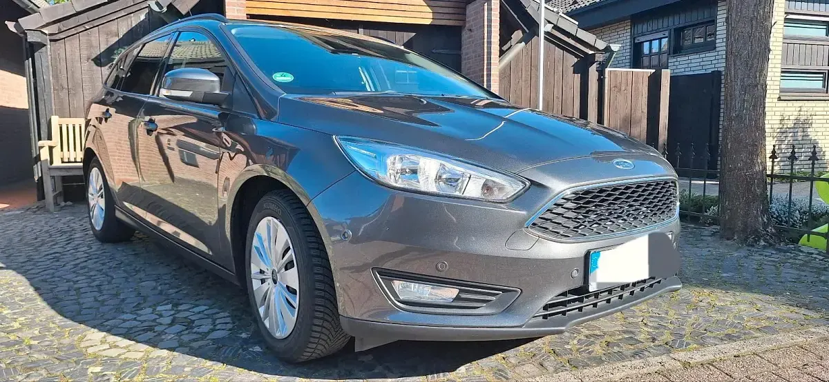 Gebraucht Ford Focus 125 PS (91 kW) 2016 Grau Kombi