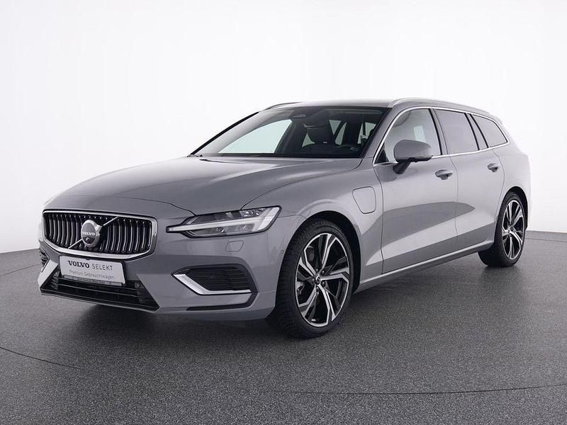 Gebraucht Volvo V60 Plus 350 PS (257 kW) 2024 Grau vapour grey / metallic Kombi