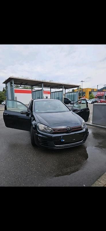 Schwarz Gebraucht 2025 VW Golf VIII GTI Limousine | 8.499 € - Bild 1/4