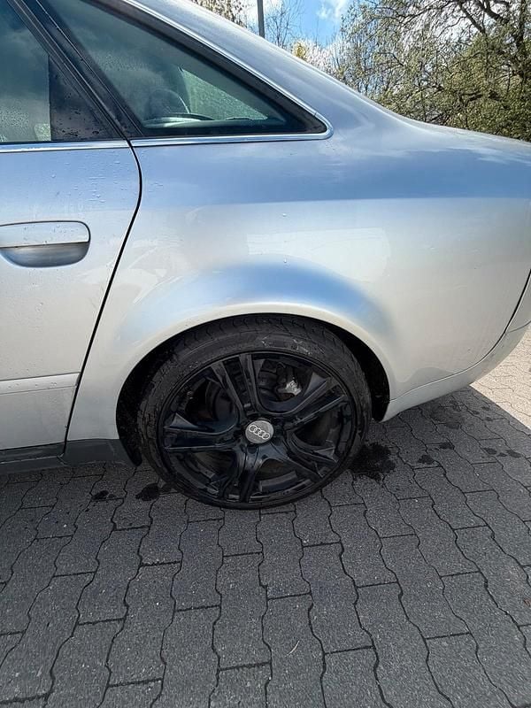 Gebraucht Audi A6 125 PS (91 kW) 2000 Silber Limousine