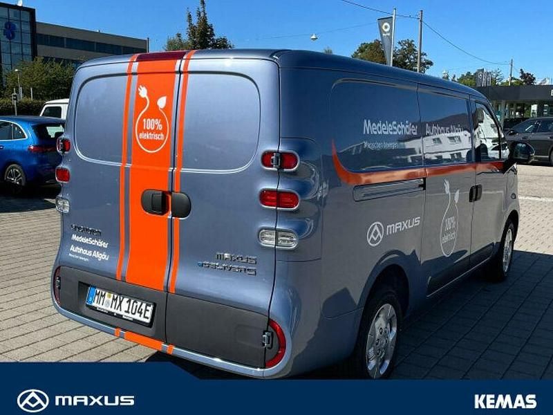 Gebraucht Maxus EV80 88 kW (120 PS) 2025 Blau Van