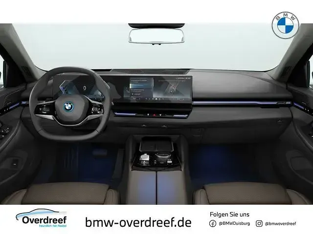 Gebraucht BMW 530e Sport Line 299 PS (219 kW) 2025 Schwarz Kombi