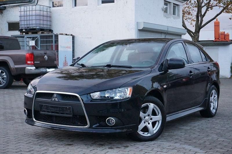 Schwarz Gebraucht 2011 Mitsubishi Lancer Sportback Limousine | 4.200 € (Fairer Preis) - Bild 1/4