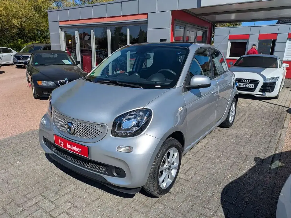 Używany Smart ForFour Passion 71 KM (52 kW) 2019 Szary Hatchback