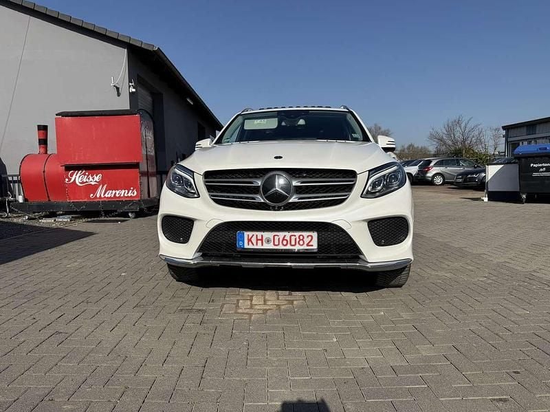 Gebraucht Mercedes GLE400 333 PS (244 kW) 2017 Diamantweiss  metalliclack SUV
