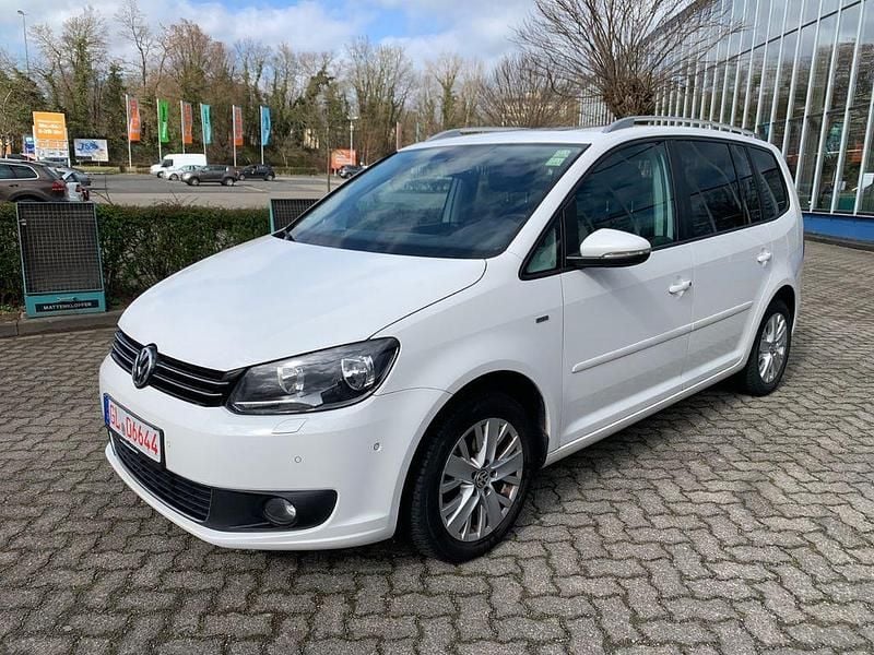 Gebraucht VW Touran Life 105 PS (77 kW) 2013 Weiß Van / Kleinbus