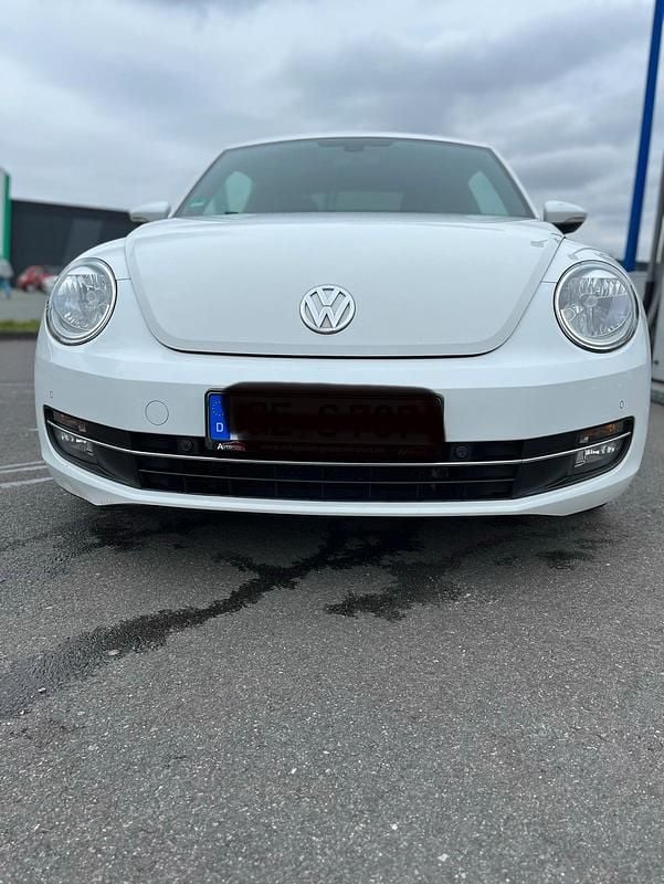 Gebraucht VW Beetle Design 105 PS (77 kW) 2014 Weiß Kleinwagen