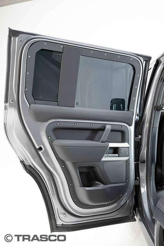 Neu Land Rover Defender 426 PS (313 kW) 2025 1df (eiger grey) SUV