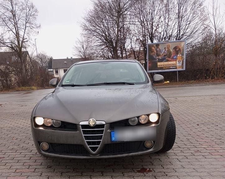 Grau Gebraucht 2010 Alfa Romeo 159 Kombi | 1.250 € (Guter Preis) - Bild 1/4