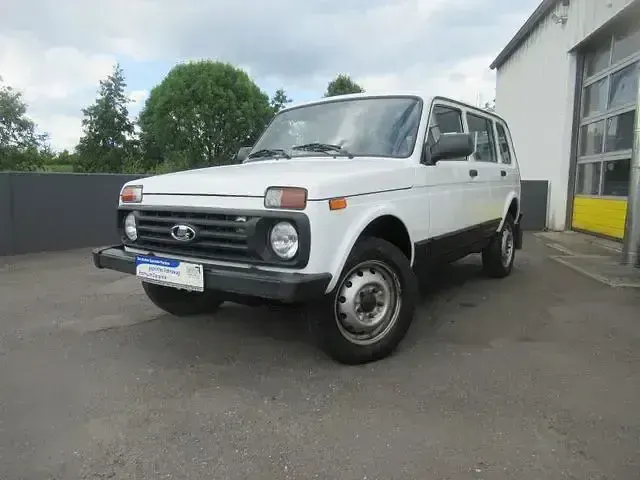 Gebraucht Lada niva 122 PS (89 kW) 2018 Weiß SUV
