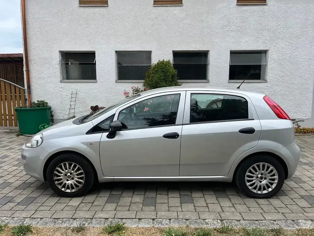 Gebraucht Fiat Punto More 69 PS (50 kW) 2017 Silber Kleinwagen