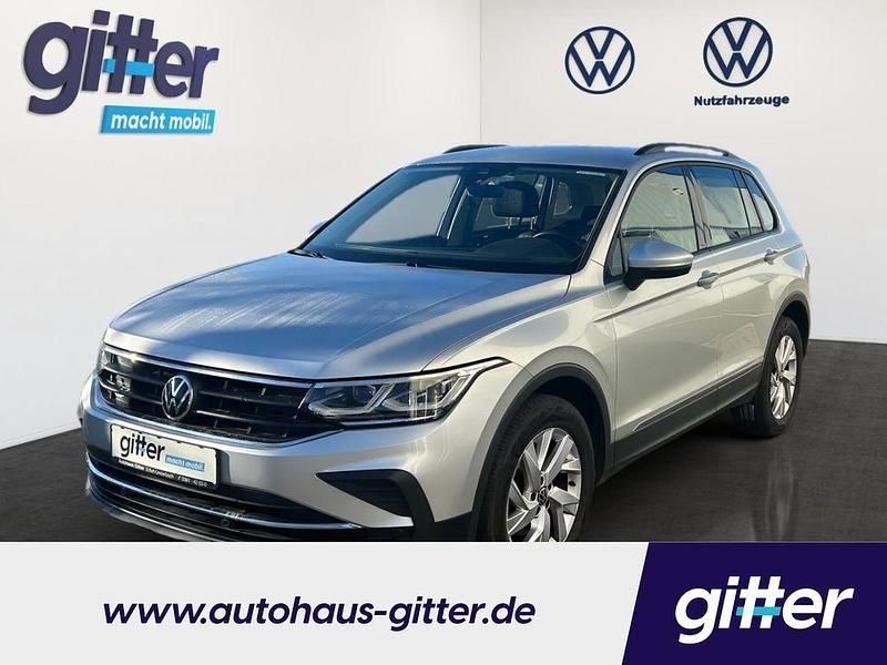 Gebraucht VW Tiguan Life 150 PS (110 kW) 2021 Reflexsilber metallic SUV
