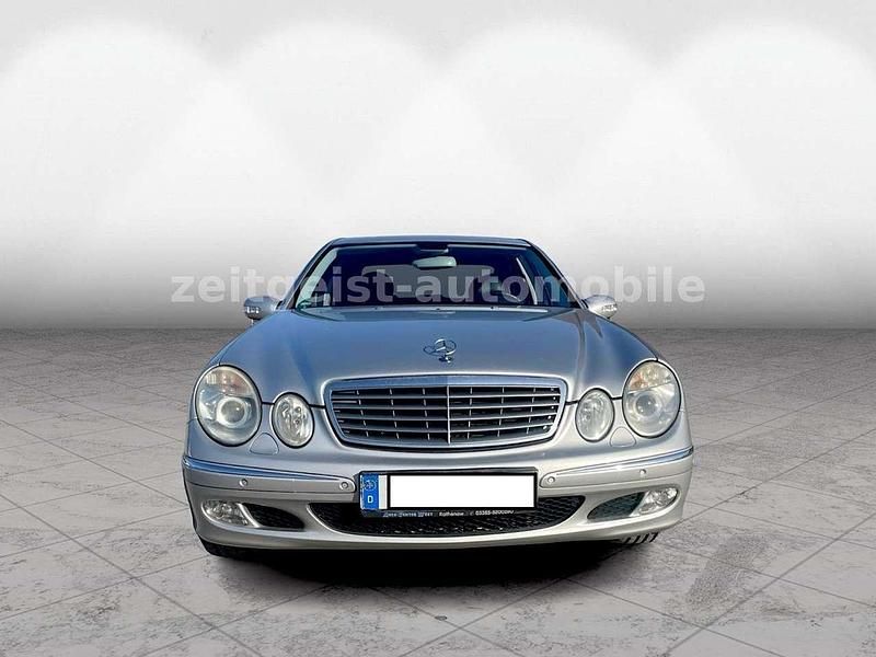 Gebraucht Mercedes E220 Avantgarde 150 PS (110 kW) 2004 Silber Kombi