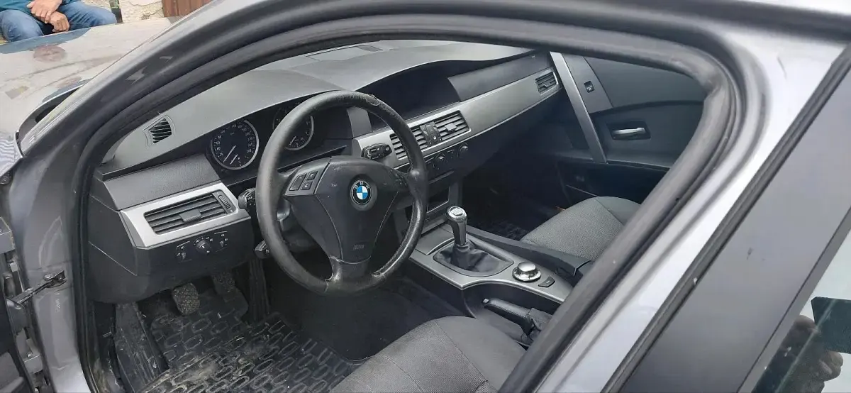 Gebraucht BMW 523 177 PS (130 kW) 2005 Silber Limousine