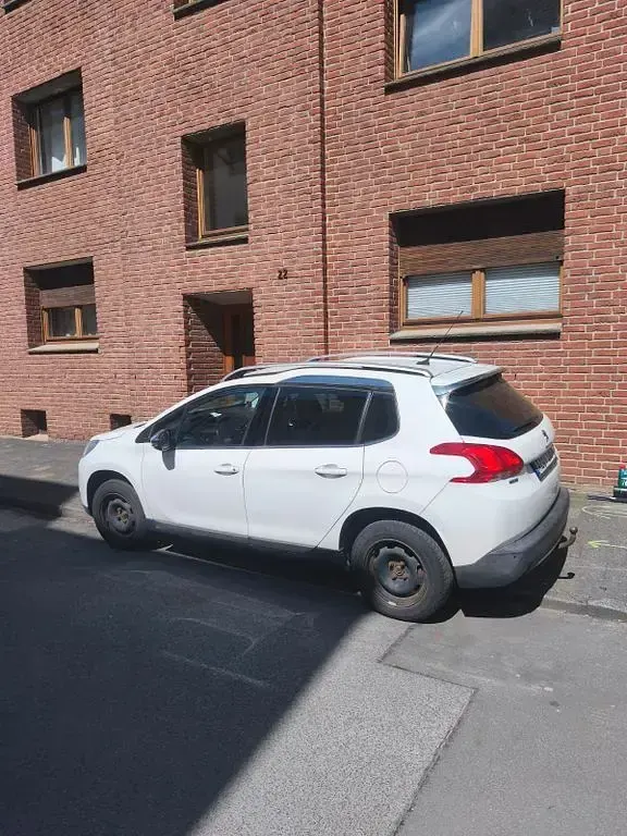 Gebraucht Peugeot 2008 Style 110 PS (80 kW) 2016 Weiß SUV