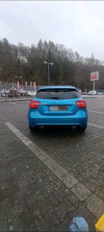 Gebraucht Mercedes A200 140 PS (102 kW) 2015 Blau Kleinwagen