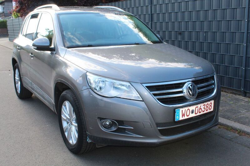 Grau Gebraucht 2010 VW Tiguan SUV | 6.900 € (Superpreis) - Bild 1/4