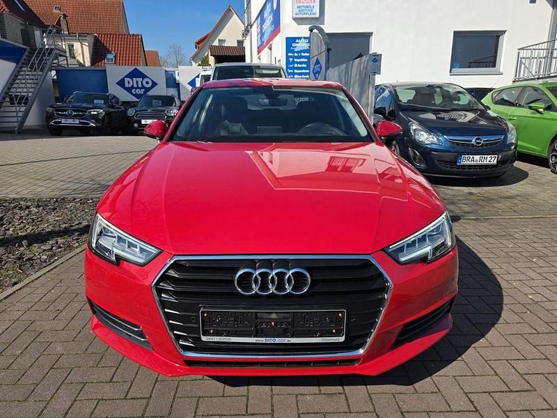 Gebraucht Audi A4 Sport 150 PS (110 kW) 2015 Rot Limousine