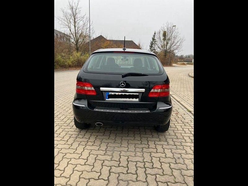 Gebraucht Mercedes B180 110 PS (80 kW) 2008 Schwarz Van / Kleinbus