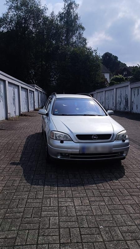 Silber Gebraucht 2002 Opel Astra Kombi | 1.000 € (Guter Preis) - Bild 1/4