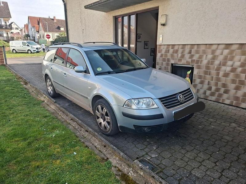 Gebraucht VW Passat Basis 131 PS (96 kW) 2002 Silber Kombi