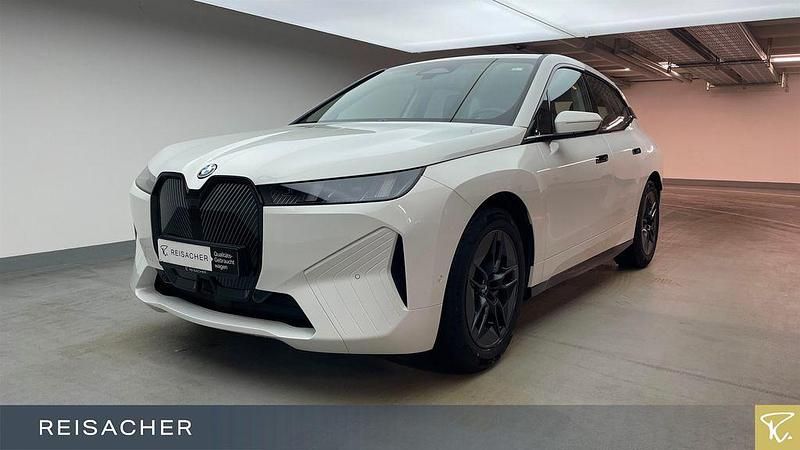 Gebraucht BMW iX 300 kW (408 PS) 2025 Weiß SUV