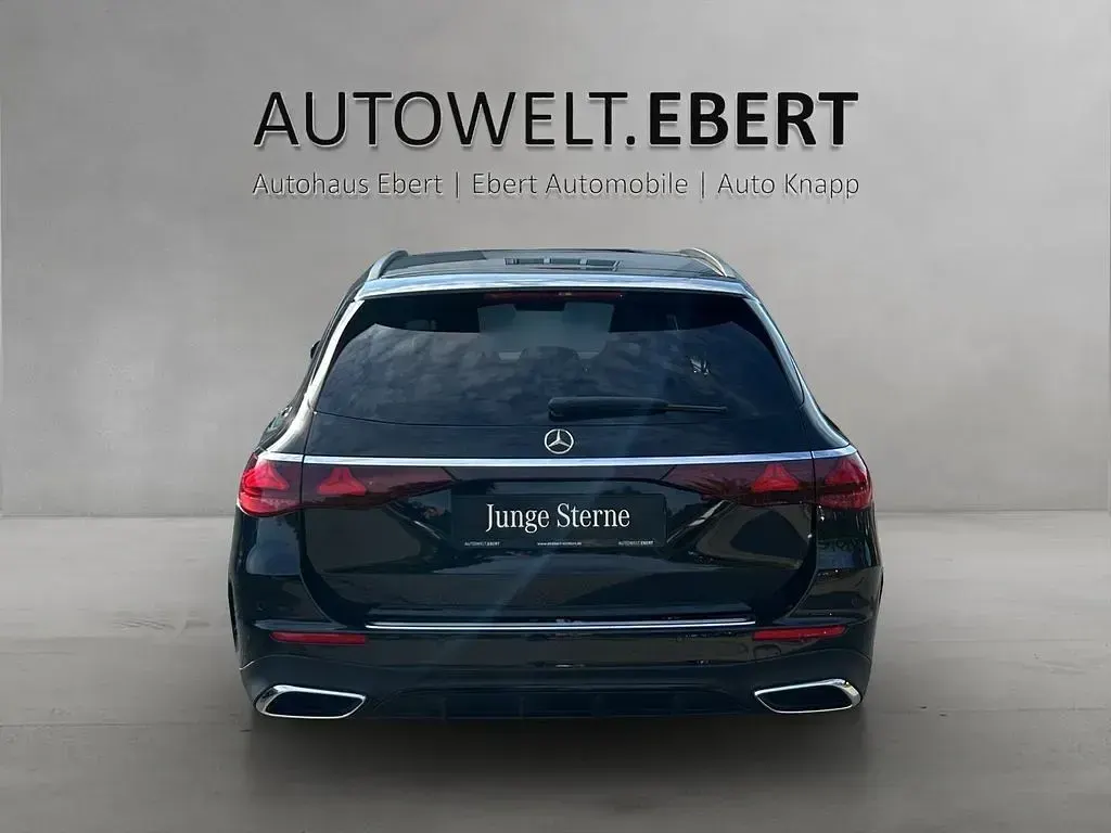 Gebraucht Mercedes E220 AMG 197 PS (144 kW) 2025 Schwarz Limousine