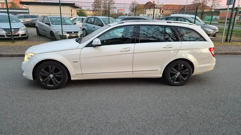 Gebraucht Mercedes C180 156 PS (114 kW) 2008 Weiß Kombi