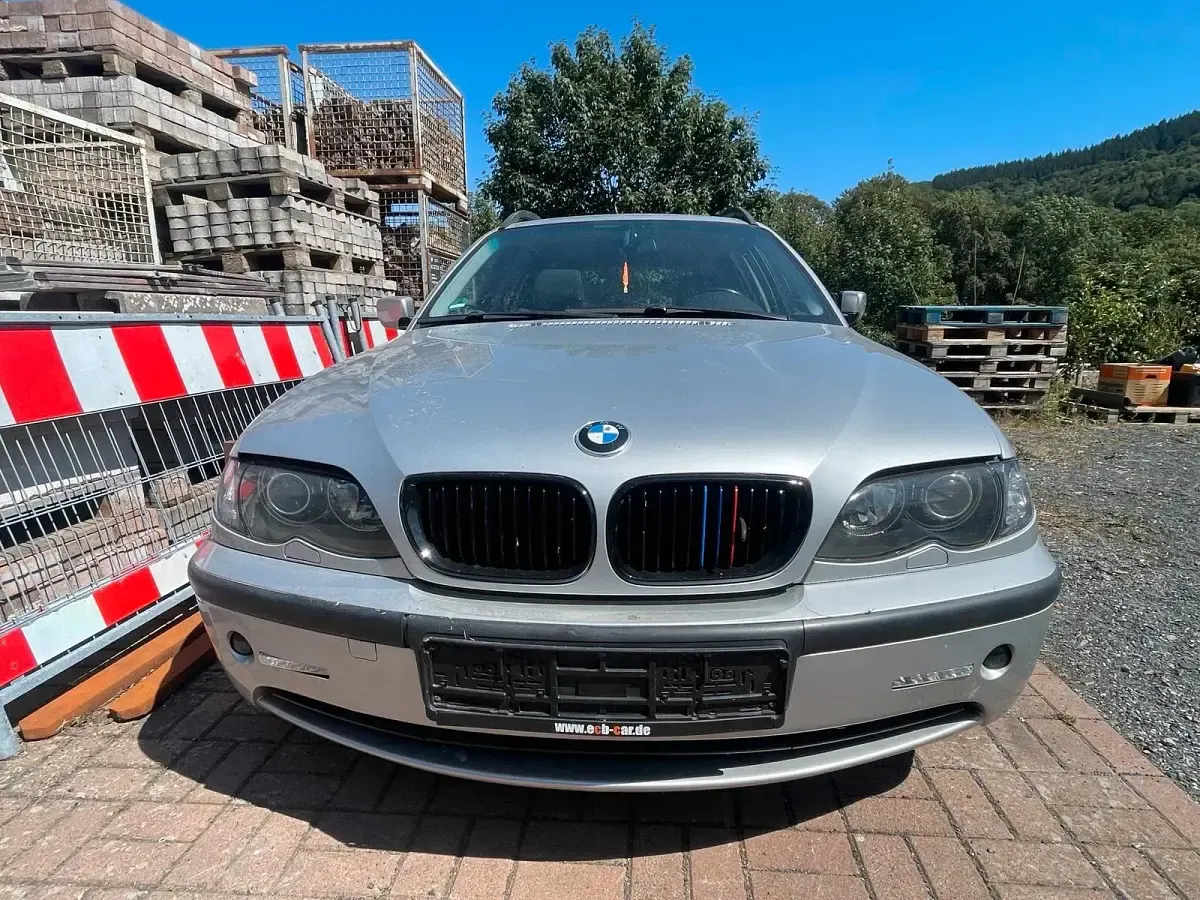 Gebraucht BMW 330 184 PS (135 kW) 2002 Silber Kombi
