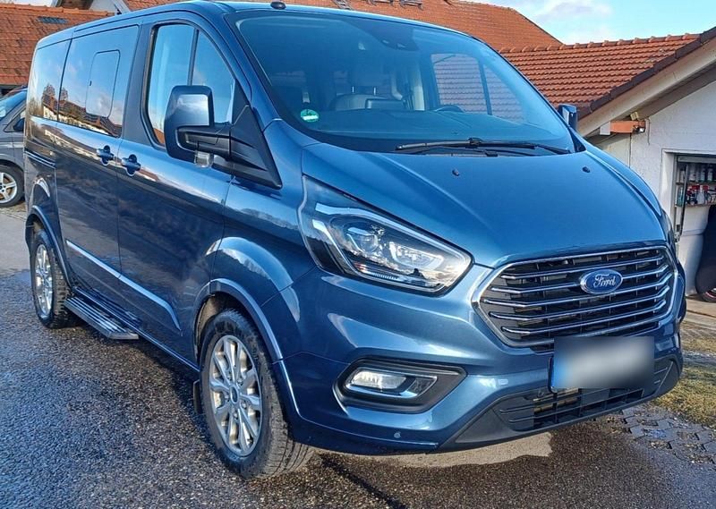 Gebraucht Ford Tourneo Titanium 170 PS (125 kW) 2019 Blau Van / Kleinbus