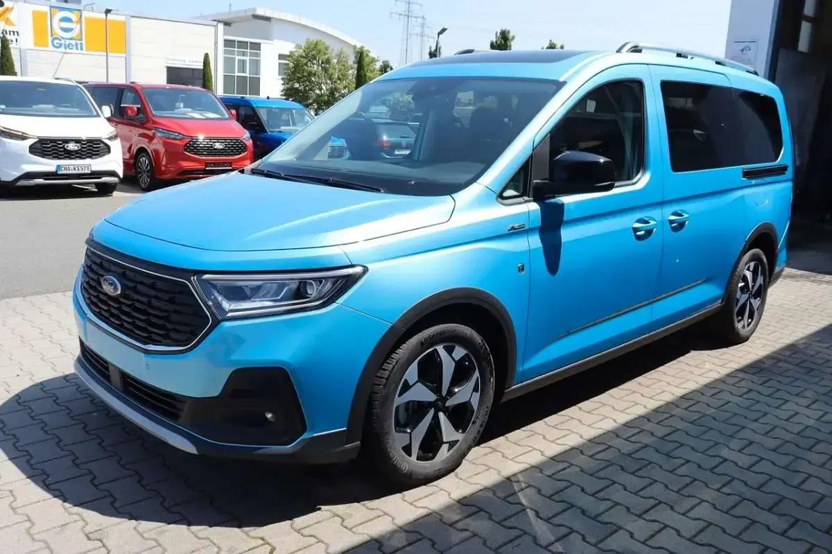 Neu Ford Tourneo Connect Active 122 PS (89 kW) 2025 Blau Van / Kleinbus
