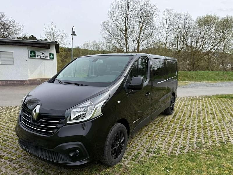 Gebraucht Renault Trafic 145 PS (106 kW) 2016 Schwarz Van / Kleinbus