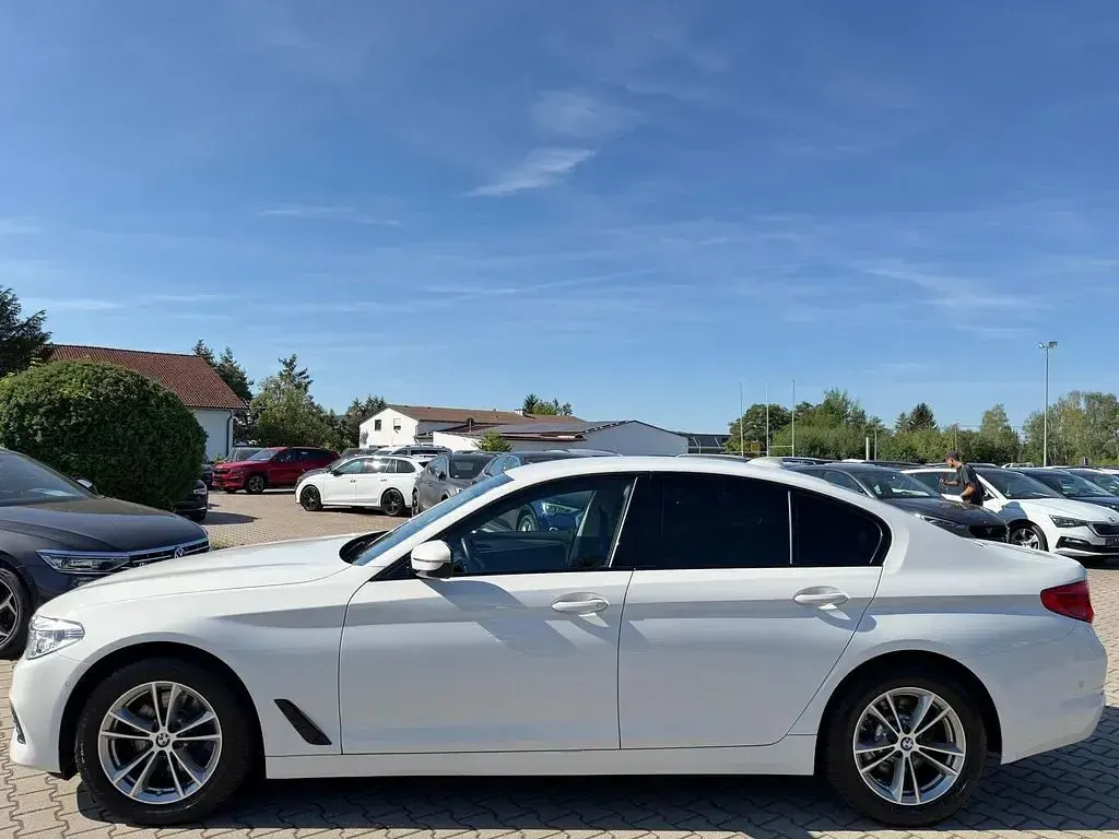 Gebraucht BMW 520 Sport Line 190 PS (139 kW) 2019 Weiß Limousine