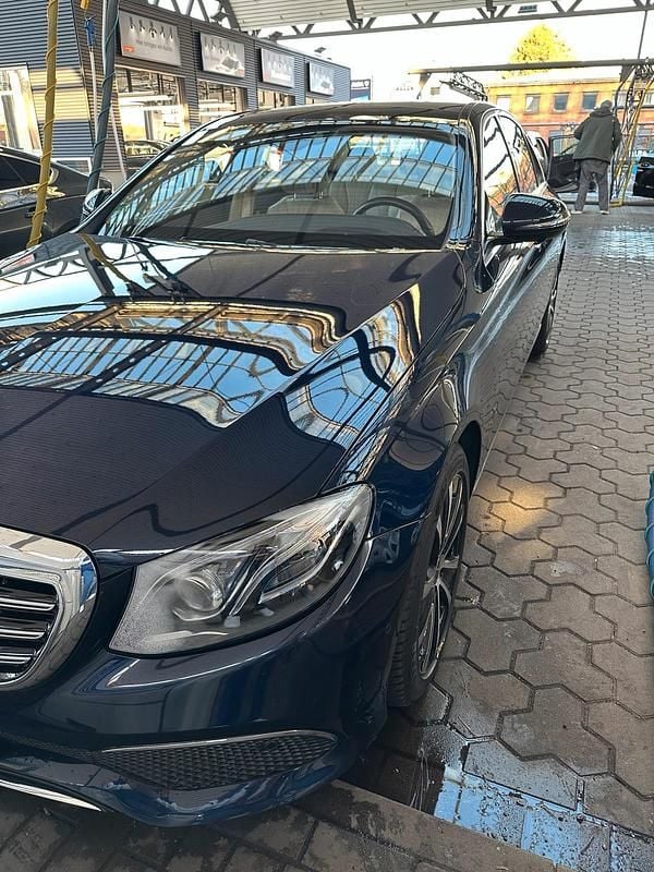 Gebraucht Mercedes E400 340 PS (250 kW) 2019 Blau Limousine