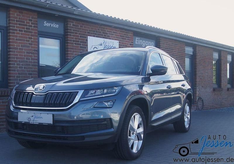 Quarzgrau metallic (metallic) Gebraucht 2020 Skoda Kodiaq Style SUV | 25.985 € (Superpreis) - Bild 1/4