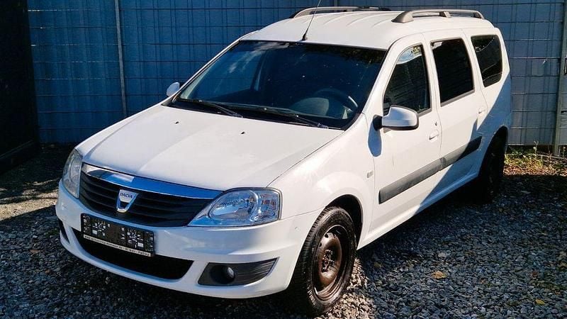 Weiß Gebraucht 2009 Dacia Logan MCV Lauréate Kombi | 3.450 € (Fairer Preis) - Bild 1/4