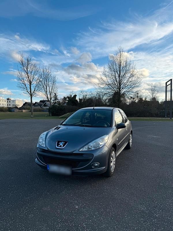Gebraucht Peugeot 206+ 75 PS (55 kW) 2009 Grau Kleinwagen