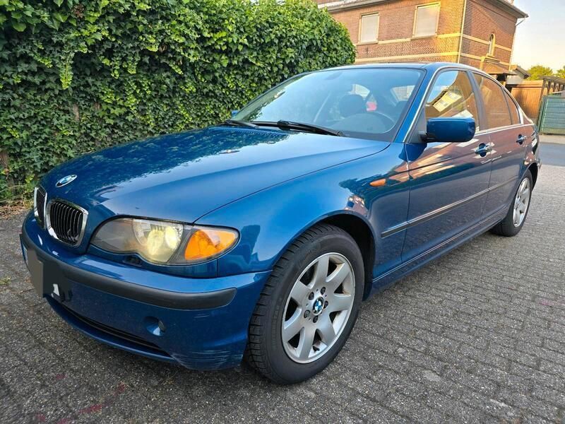 Blau Gebraucht 2002 BMW 320 Limousine | 4.250 € (Fairer Preis) - Bild 1/4