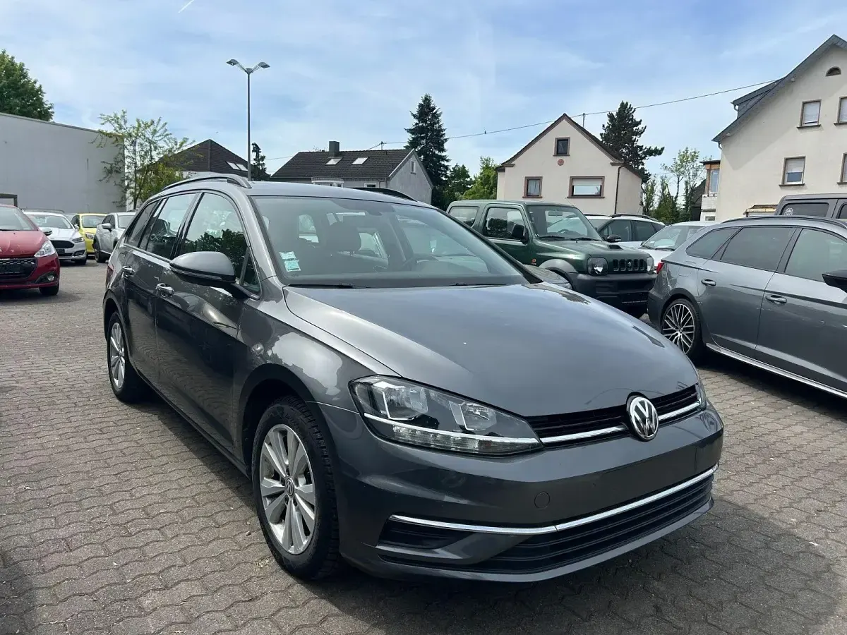Gebraucht VW Golf VII Comfortline 116 PS (85 kW) 2017 Grau Kombi