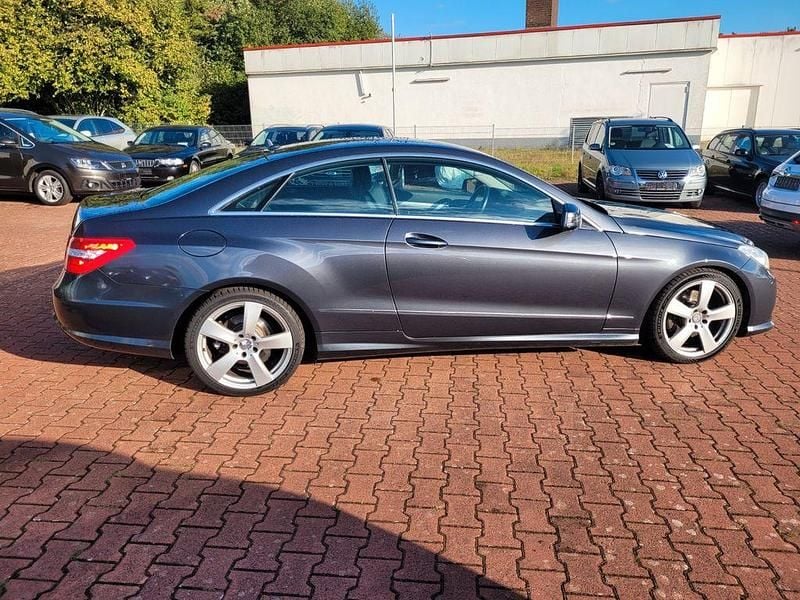 Gebraucht Mercedes E250 204 PS (150 kW) 2013 Grau Coupé