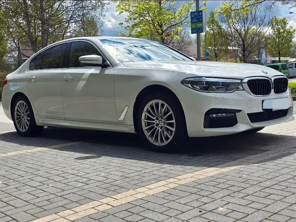 Używany BMW 530e iPerformance 252 KM (185 kW) 2019 Biały Sedan/Limuzyna